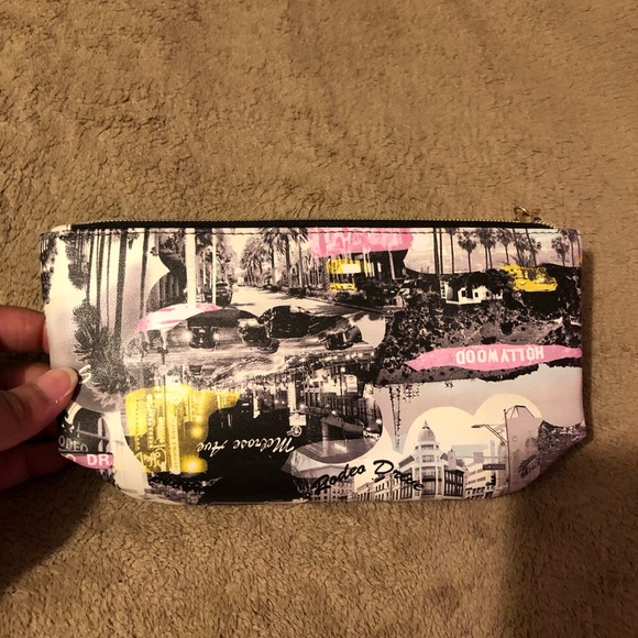 Makeup Bag - Picture 2 of 4